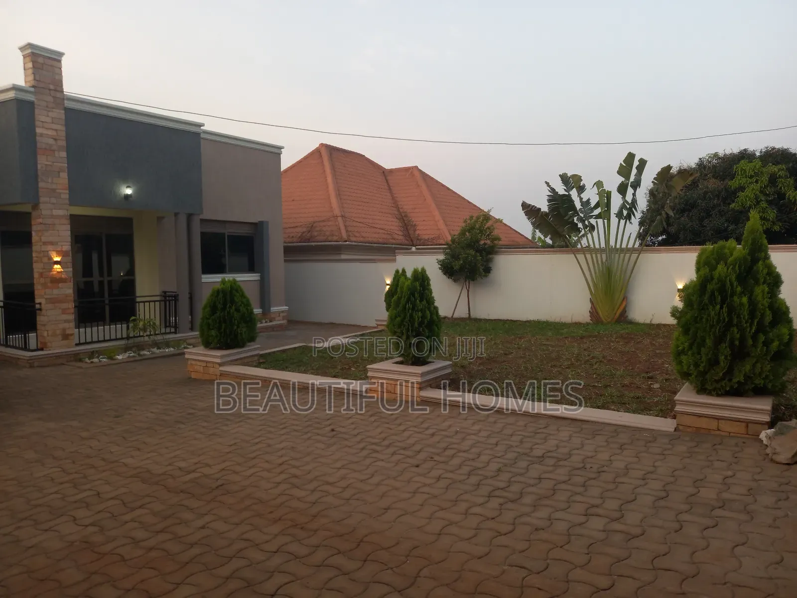 Furnished 4bdrm House in Kira for sale