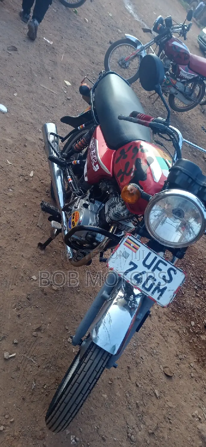 Bajaj Boxer 100 2021 Red