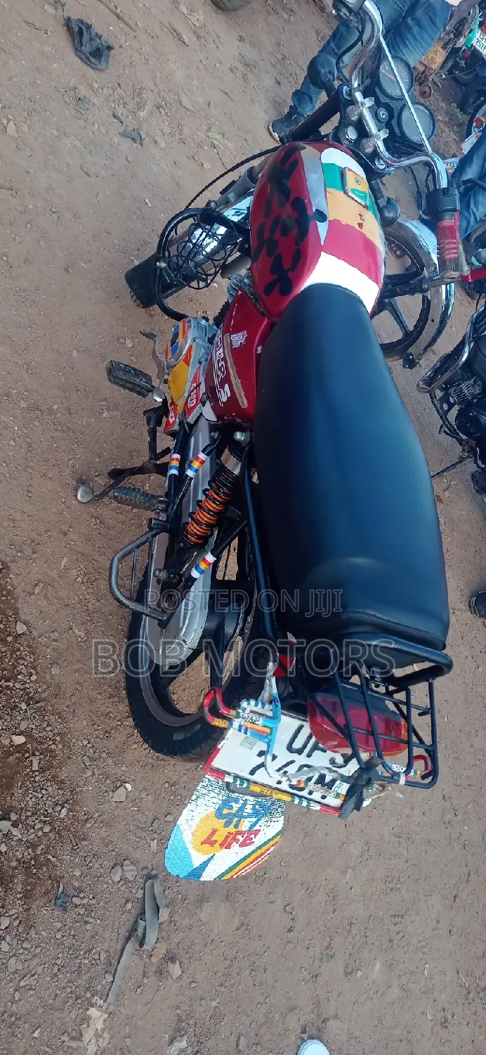 Bajaj Boxer 100 2021 Red