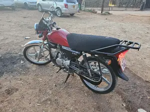 Hero Dawn 100 2023 Red