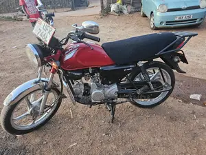 Hero Dawn 100 2023 Red