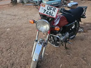 Hero Dawn 100 2023 Red