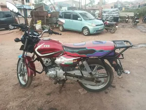 TVS HLX 125 2022 Red