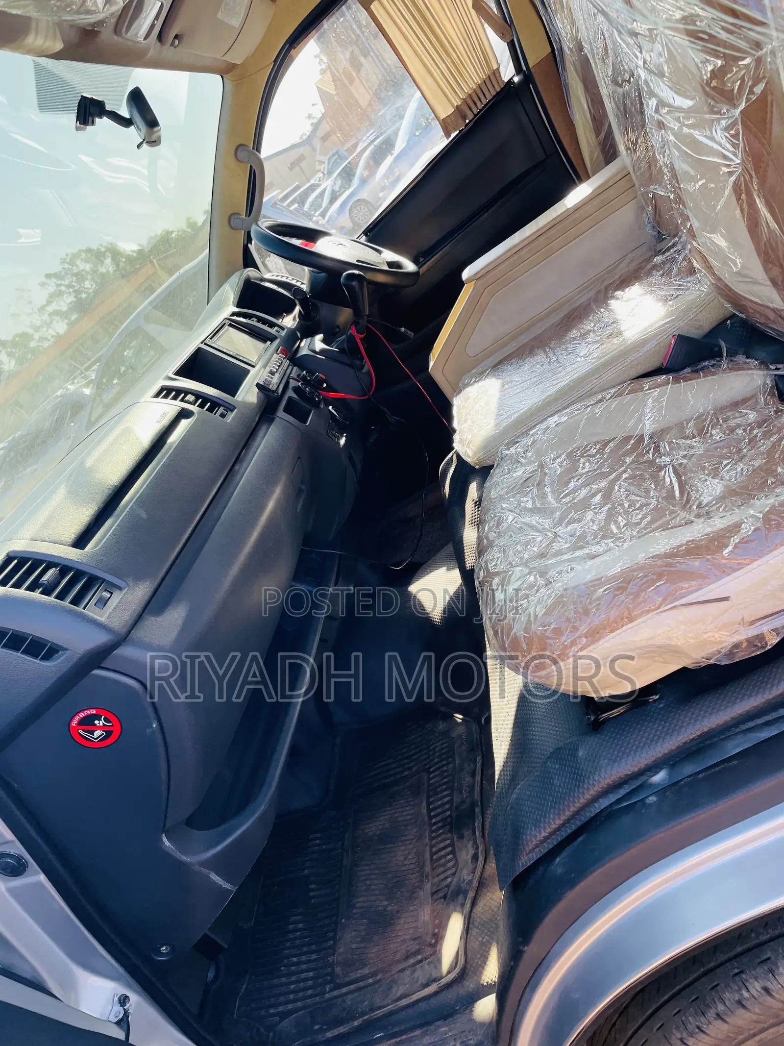 Toyota Grand HiAce 2019 Silver
