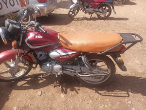 TVS HLX 125 2022 Red