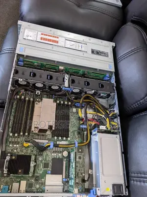Server Dell PowerEdge R7415 32GB AMD HDD 3T