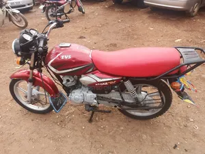 TVS HLX 125 2022 Red
