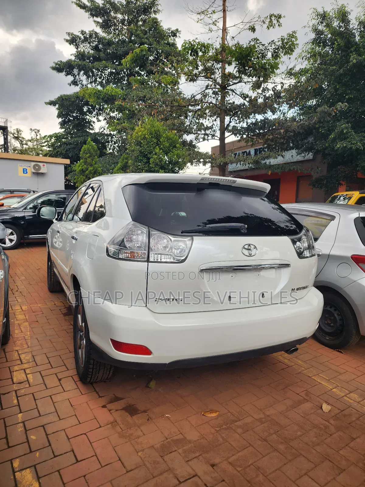 Toyota Harrier 2011 White