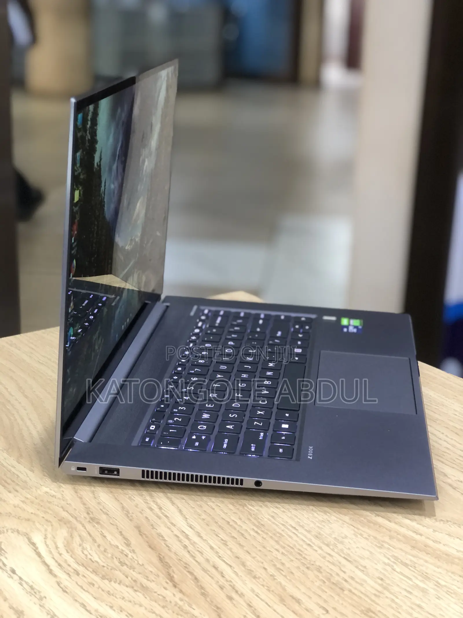 New Laptop HP ZBook 15u 32GB Intel Core I9 SSD 1T