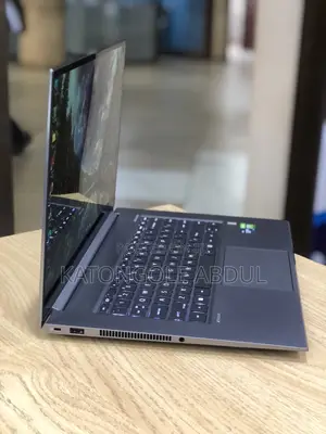 New Laptop HP ZBook 15u 32GB Intel Core I9 SSD 1T