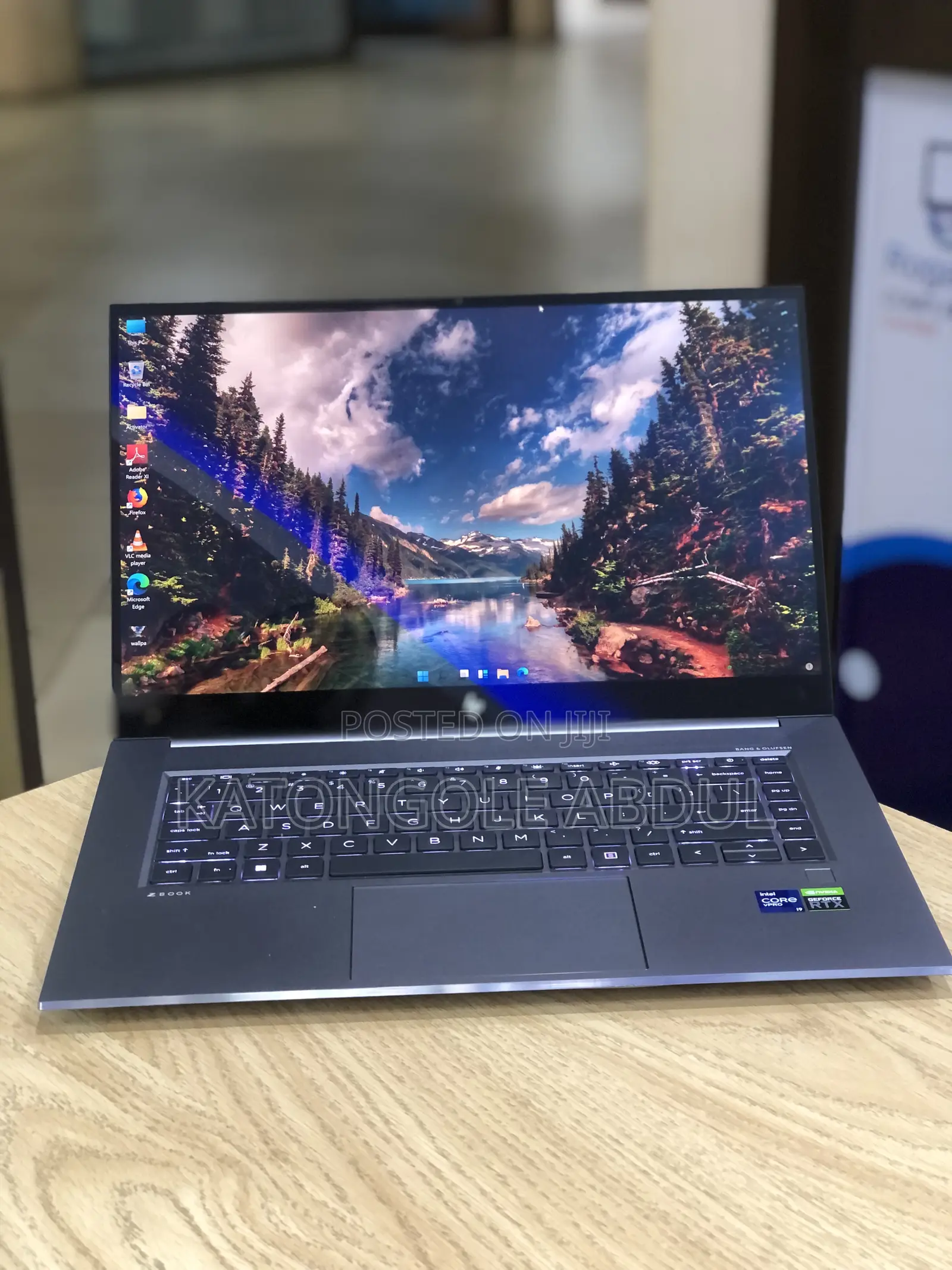 New Laptop HP ZBook 15u 32GB Intel Core I9 SSD 1T