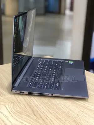 New Laptop HP ZBook 15u 32GB Intel Core I9 SSD 1T