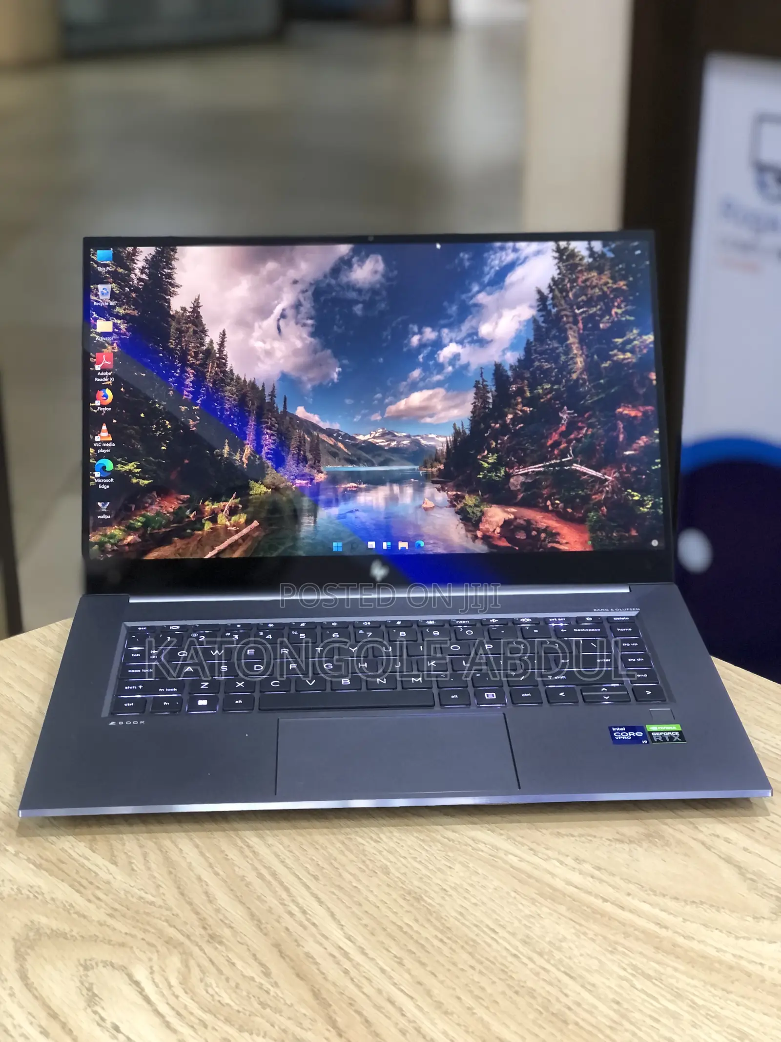 New Laptop HP ZBook 15u 32GB Intel Core I9 SSD 1T