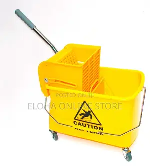 20 Litres Bucket With Squeezer