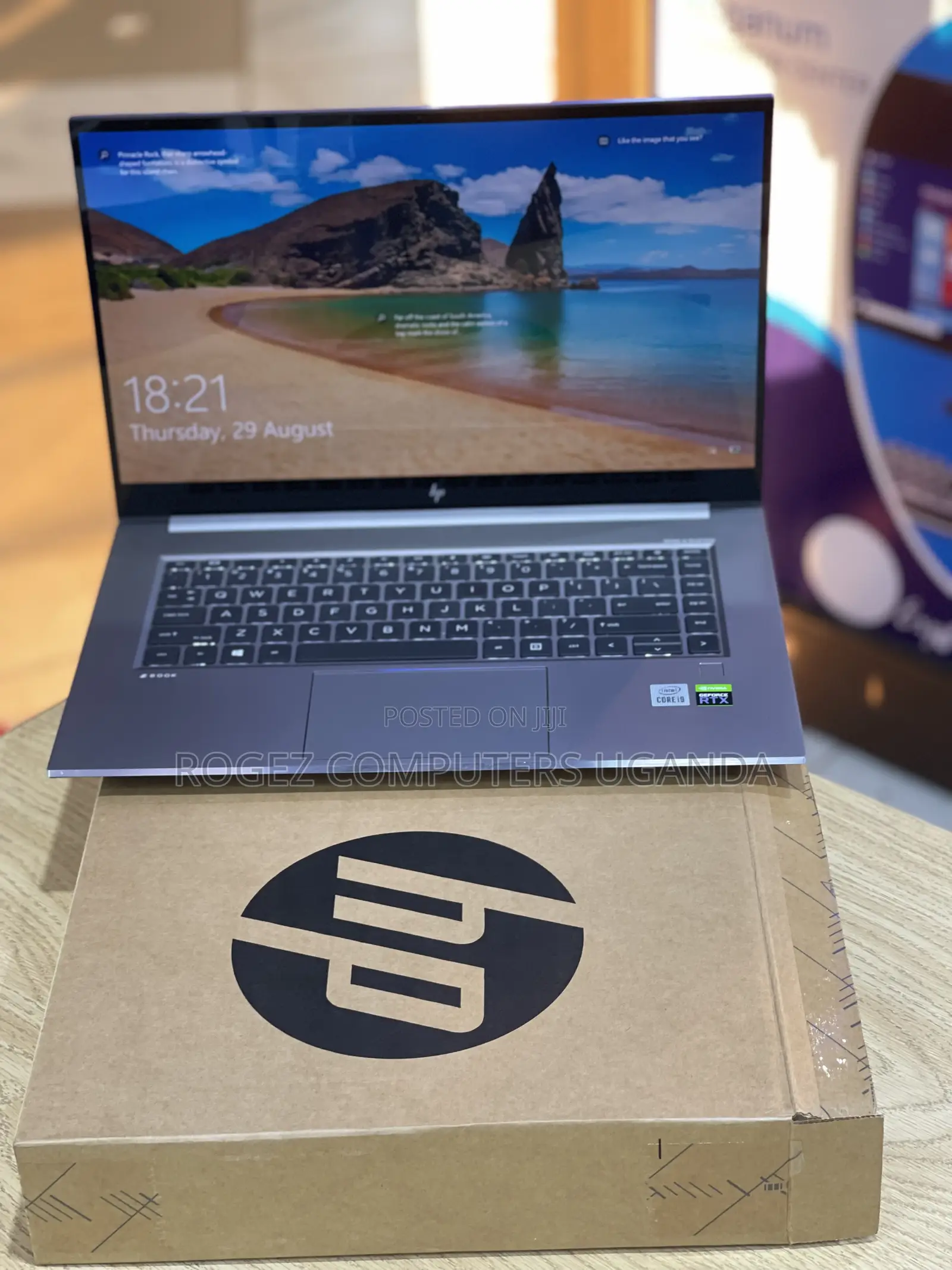 New Laptop HP ZBook Firefly G8 32GB Intel Core i9 SSD 1T
