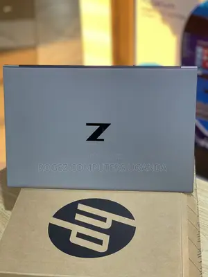 New Laptop HP ZBook Firefly G8 32GB Intel Core i9 SSD 1T