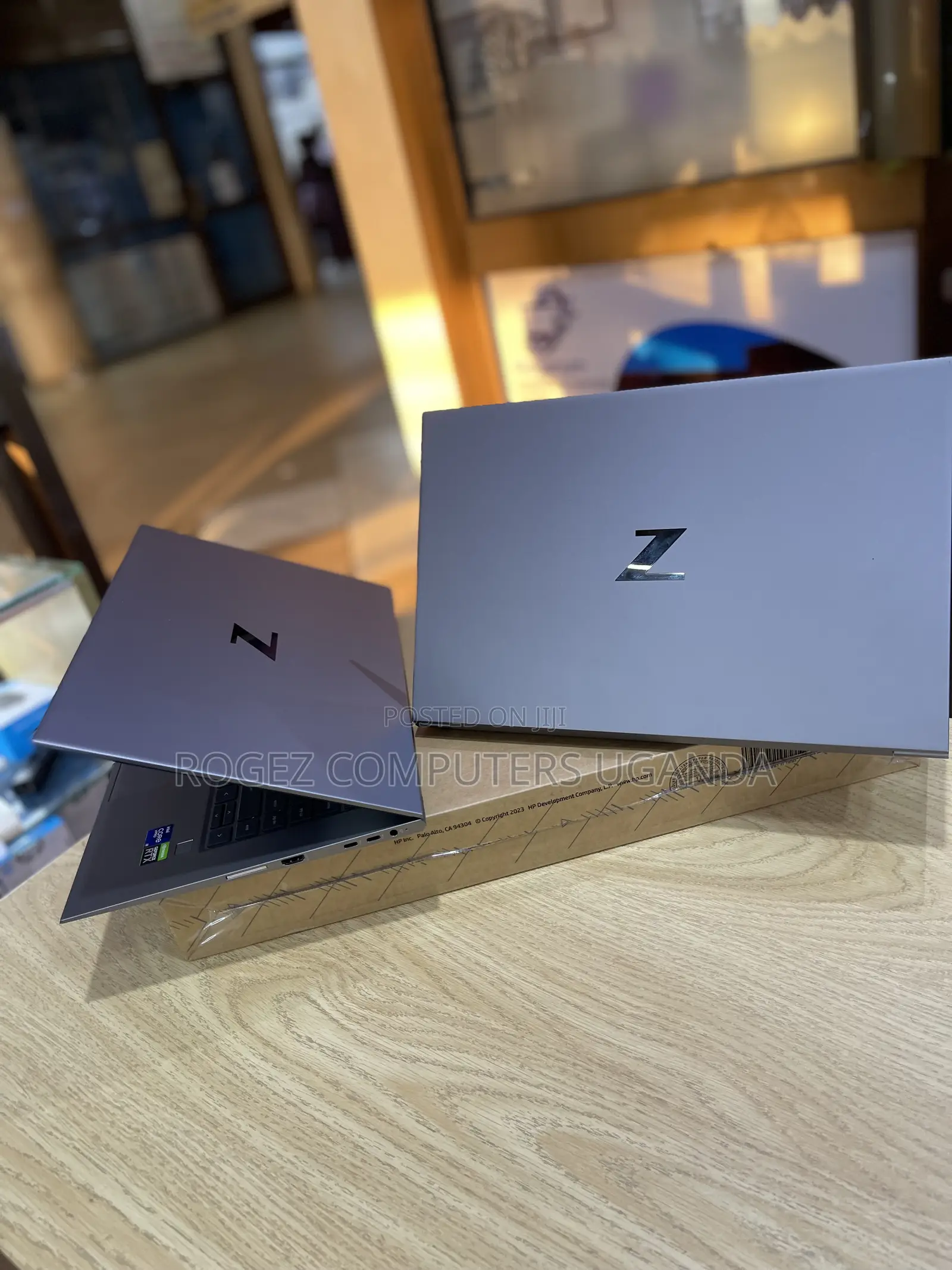 New Laptop HP ZBook Firefly G8 32GB Intel Core i9 SSD 1T