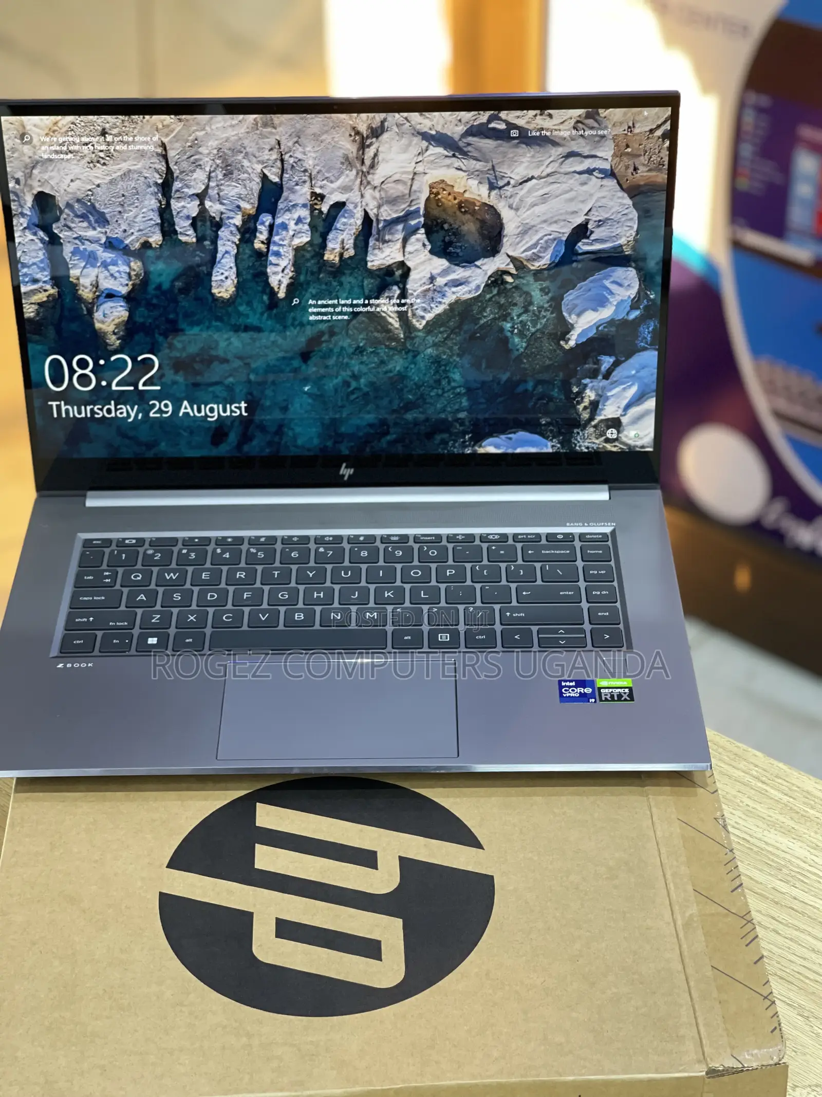 New Laptop HP ZBook Firefly G8 32GB Intel Core i9 SSD 1T