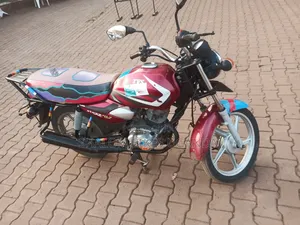 TVS HLX 125 2022 Red