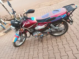 TVS HLX 125 2022 Red
