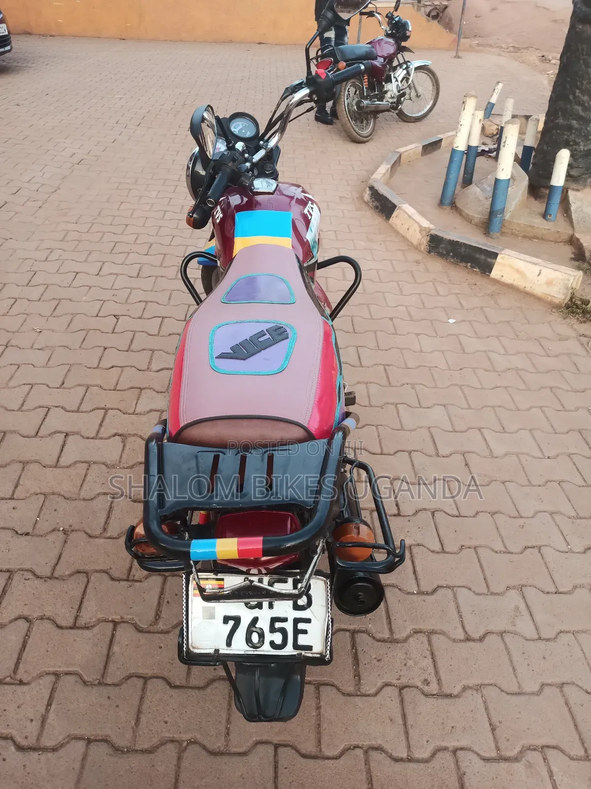 TVS HLX 125 2022 Red
