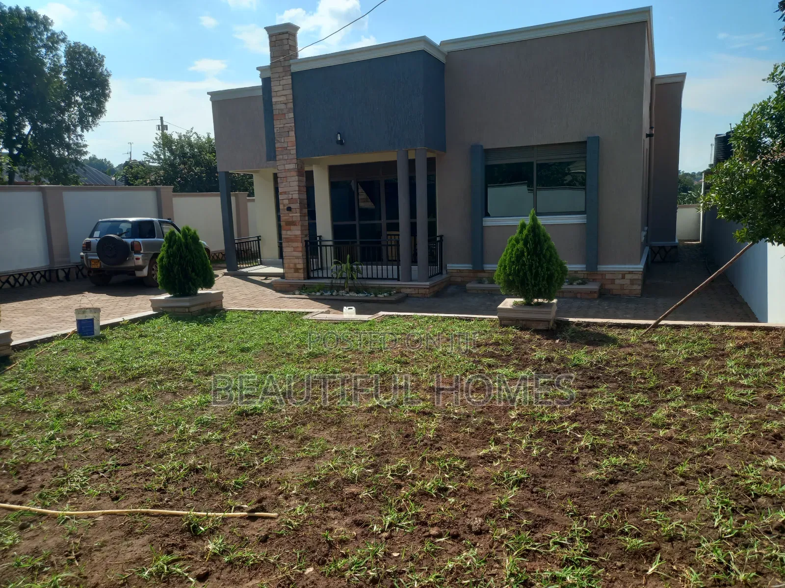 Furnished 4bdrm Villa in Kira for sale