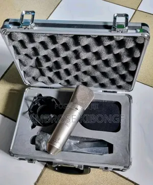 High Quality Behringer B-2 Gold Studio Condenser Microphone.