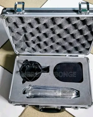 High Quality Behringer B-2 Gold Studio Condenser Microphone.