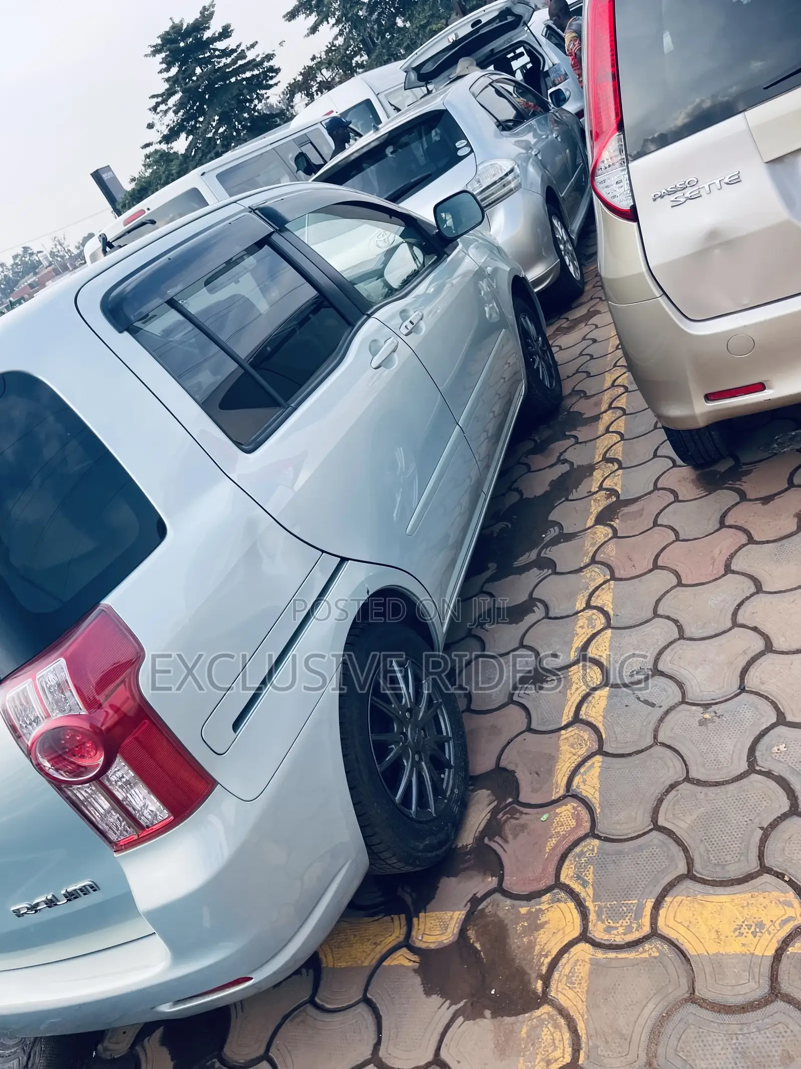 Toyota Raum 2007 Gold