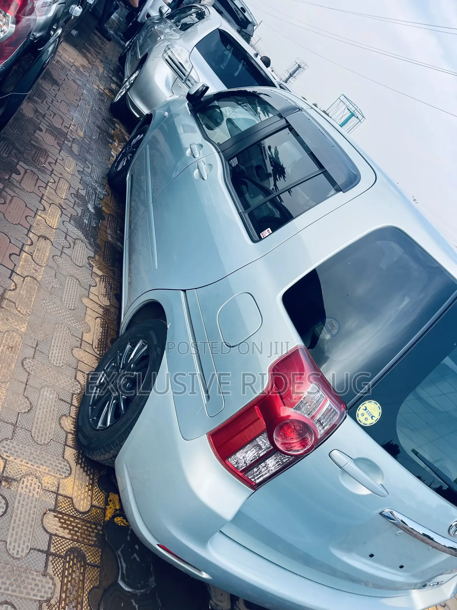 Toyota Raum 2007 Gold