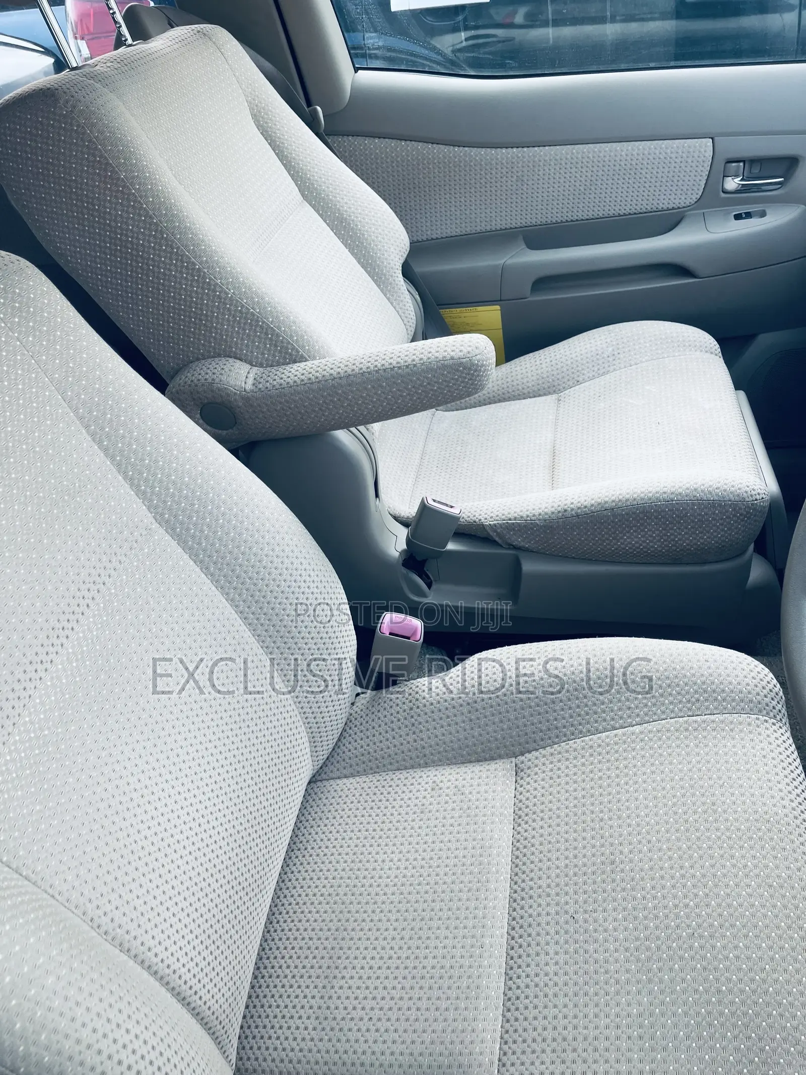 Toyota Raum 2007 Gold