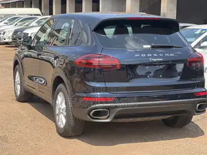 Porsche Cayenne 2017 Blue