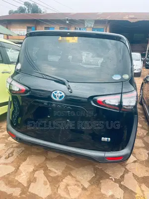 Toyota Sienta 1.5 Hybrid FWD (6-seater) 2015 Black
