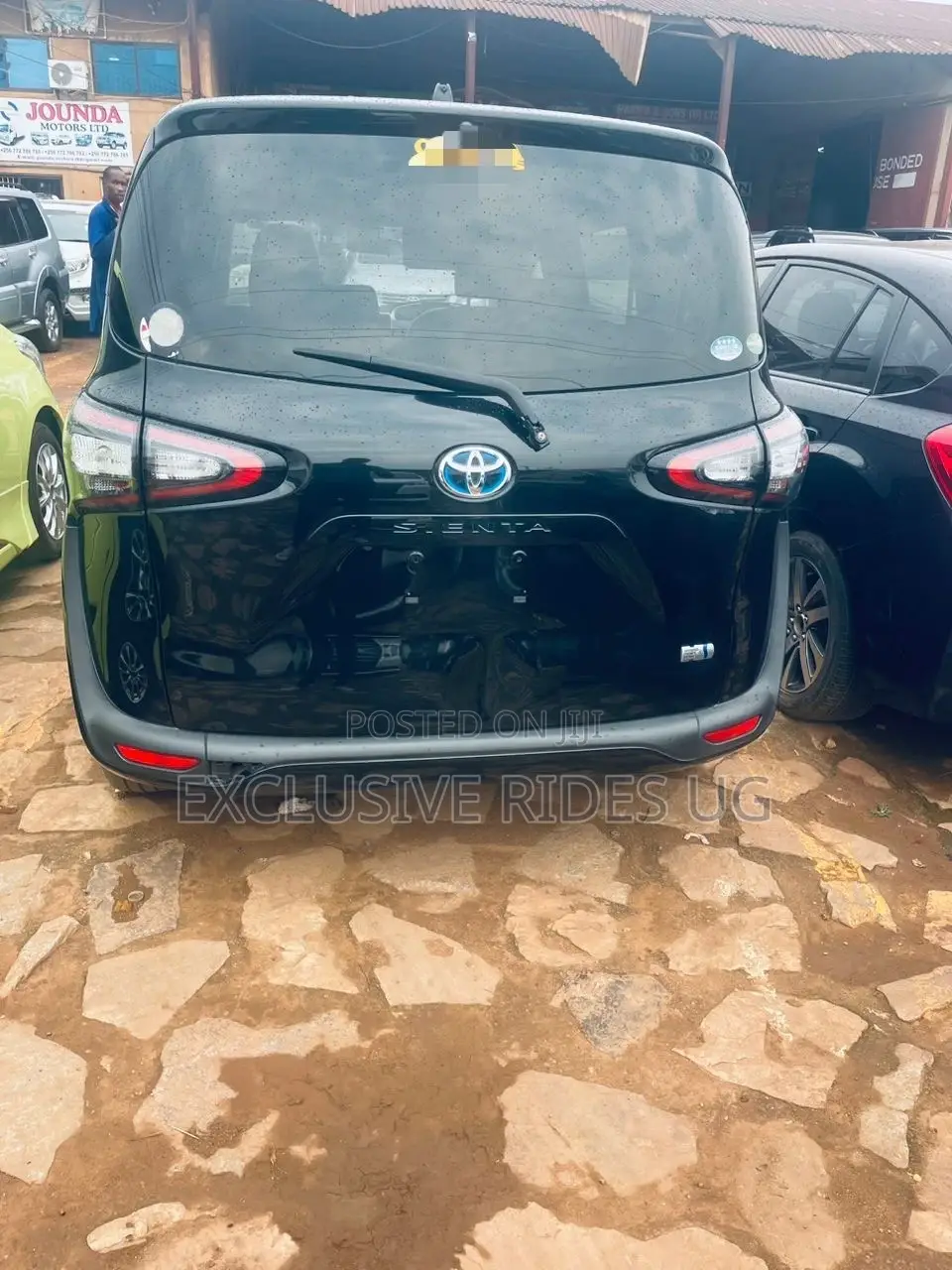 Toyota Sienta 1.5 Hybrid FWD (6-seater) 2015 Black