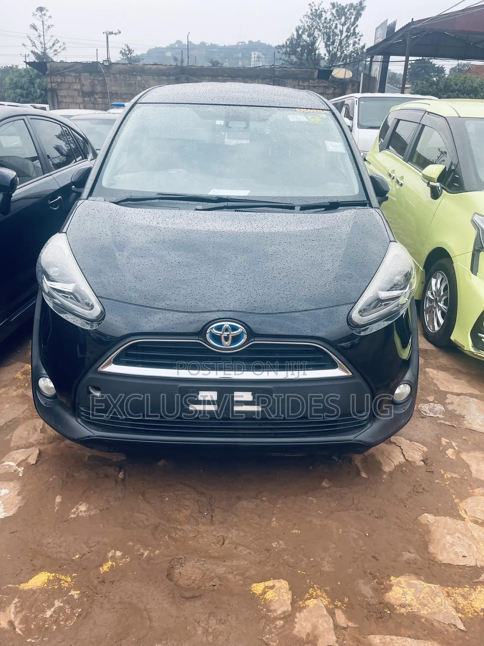 Toyota Sienta 1.5 Hybrid FWD (6-seater) 2015 Black