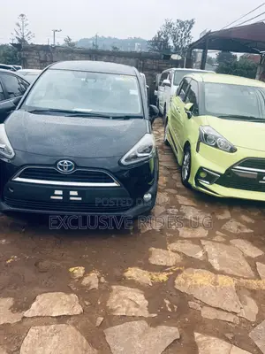 Toyota Sienta 1.5 Hybrid FWD (6-seater) 2015 Black
