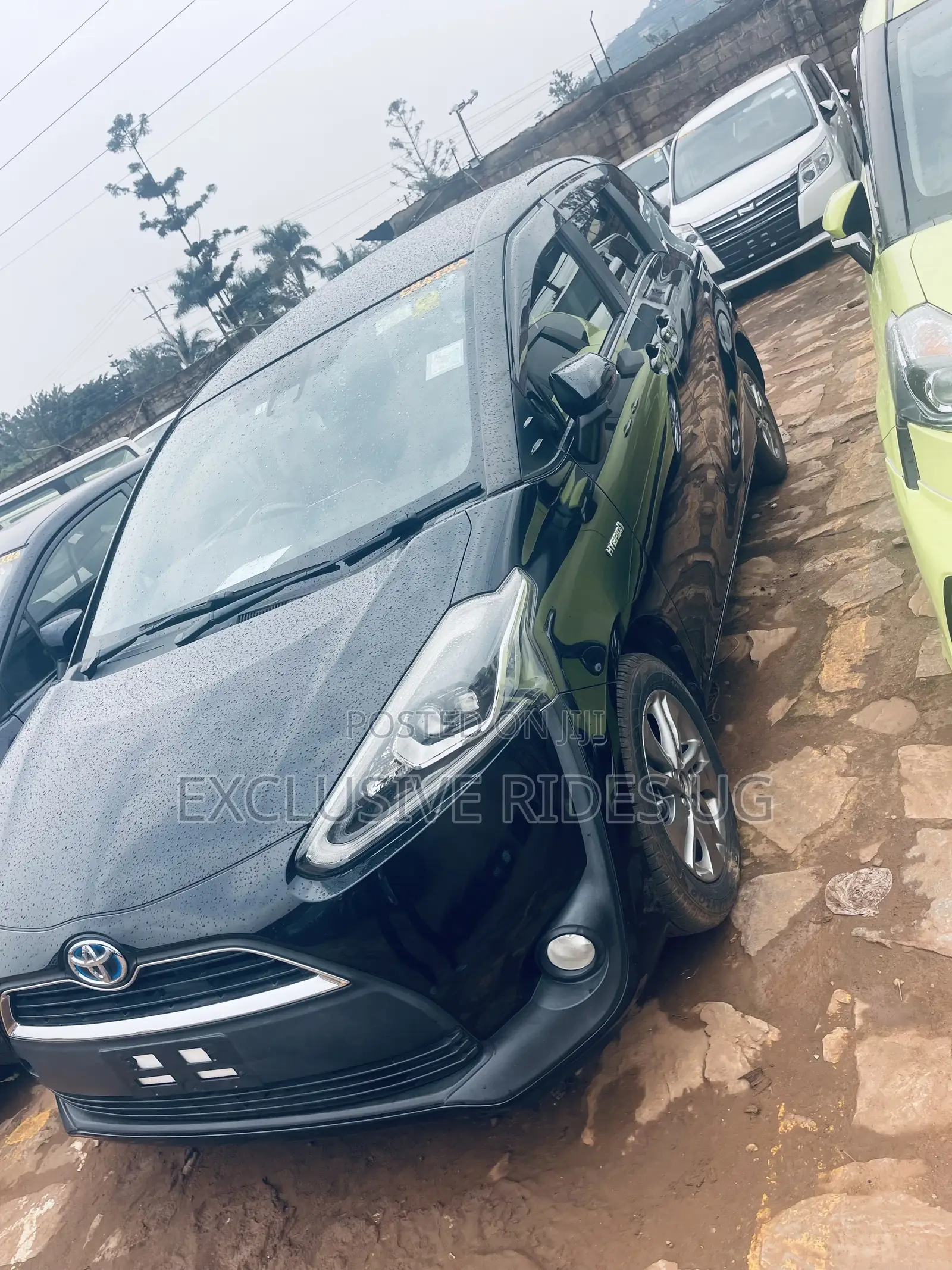 Toyota Sienta 1.5 Hybrid FWD (6-seater) 2015 Black