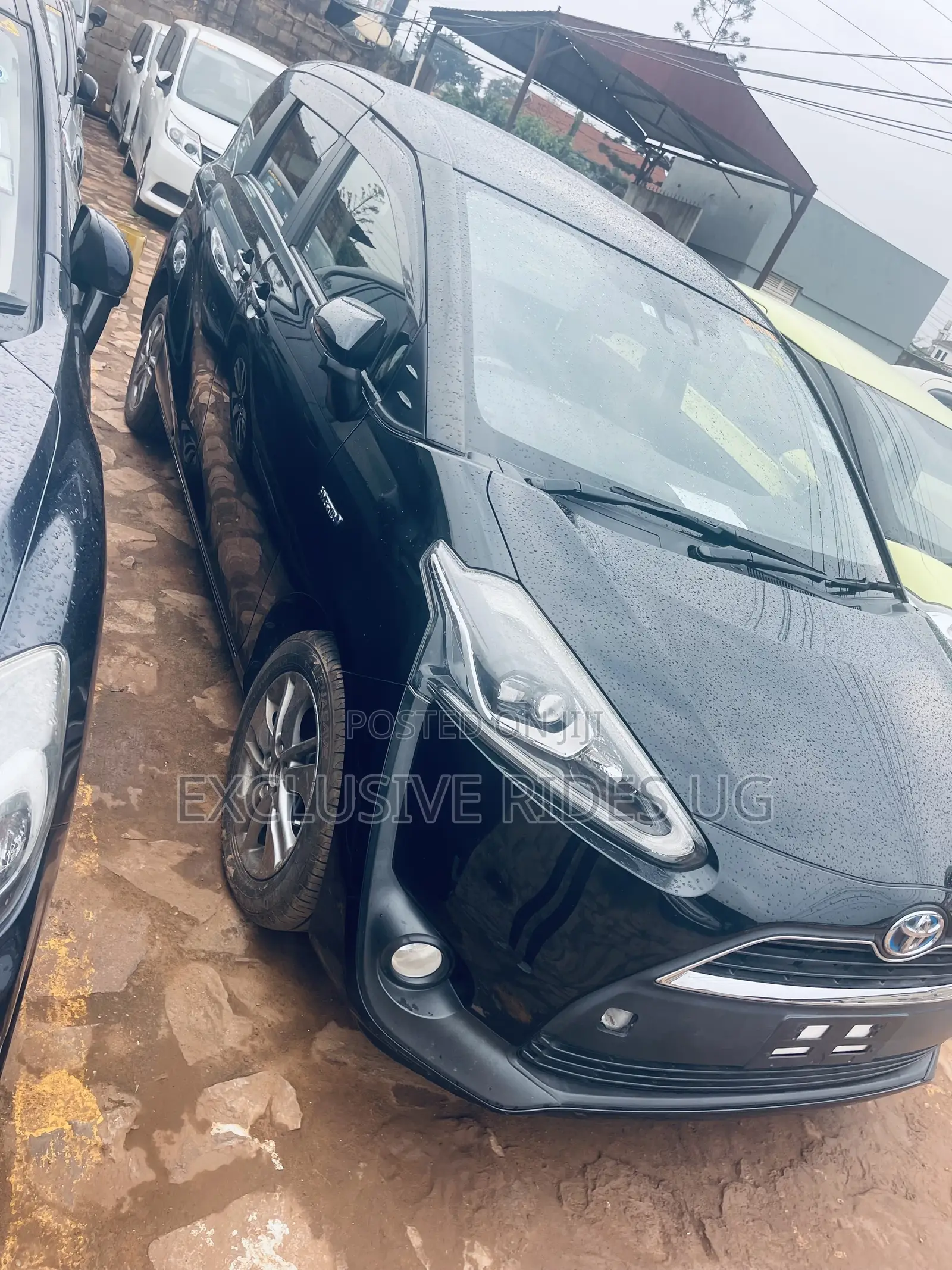 Toyota Sienta 1.5 Hybrid FWD (6-seater) 2015 Black