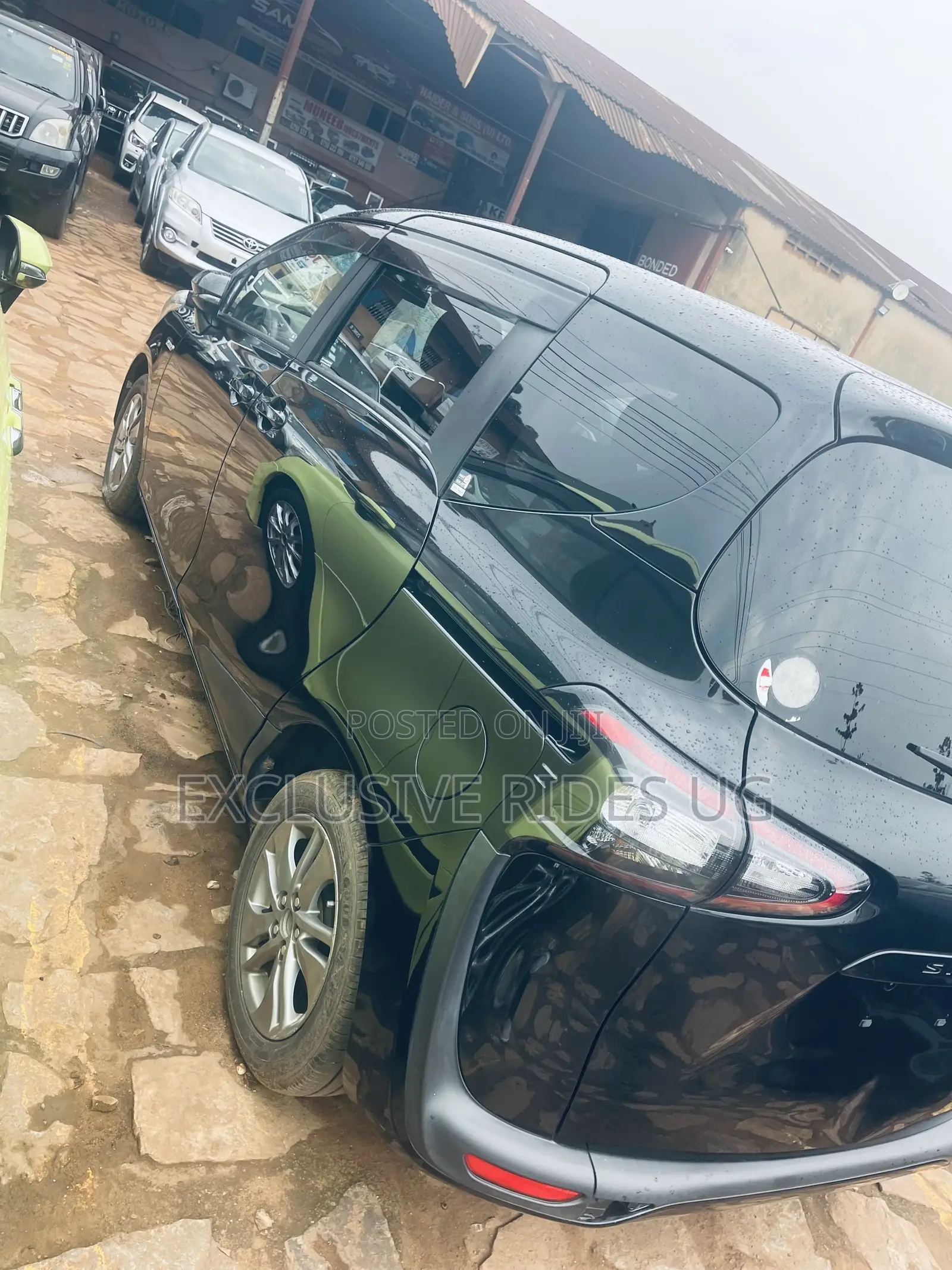 Toyota Sienta 1.5 Hybrid FWD (6-seater) 2015 Black