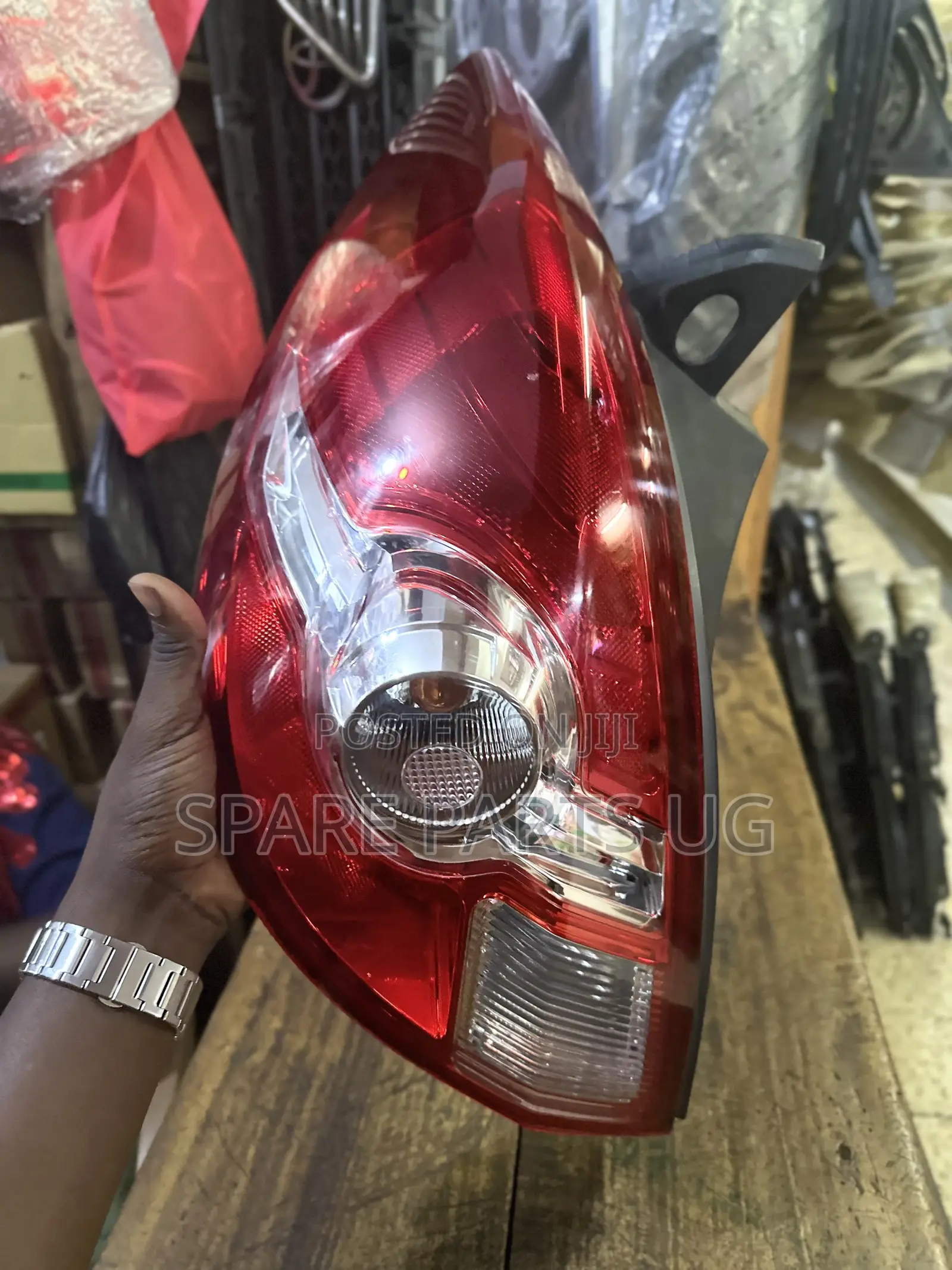 Nissan Tiida Tailight