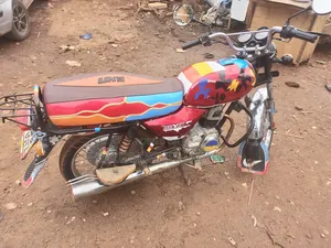 Bajaj Boxer 2022 Red