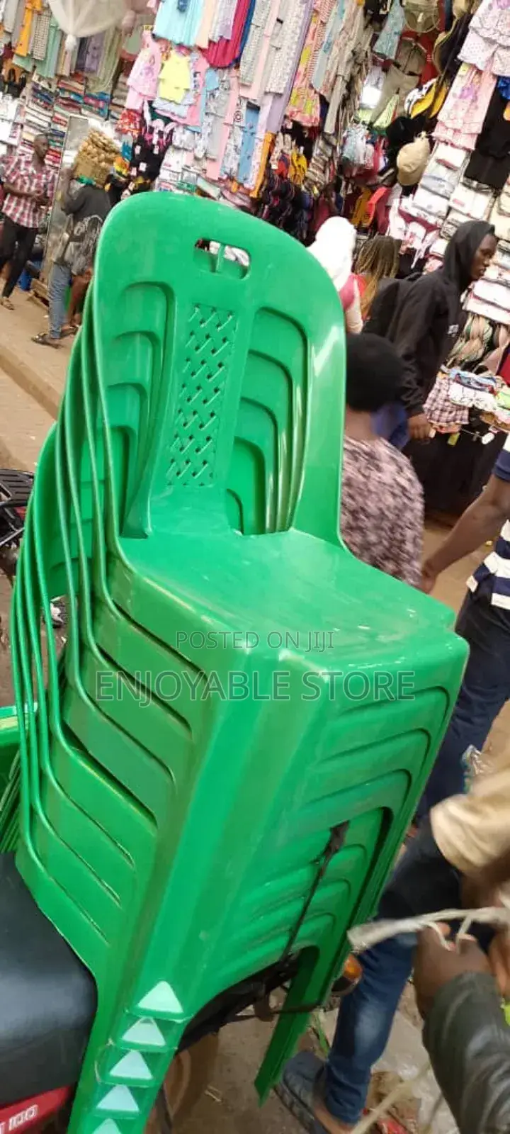 Plastic Chairs Plastic Chairs