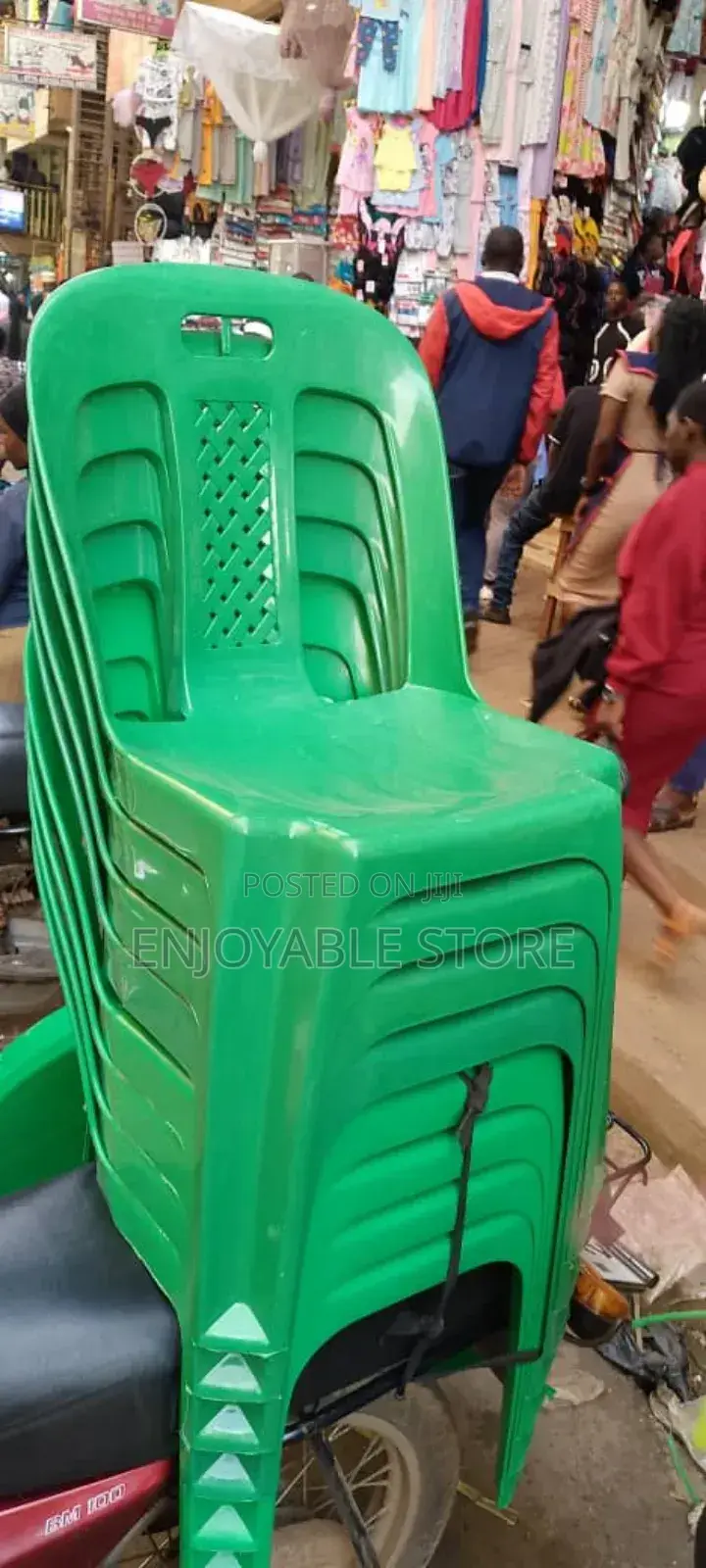 Plastic Chairs Plastic Chairs