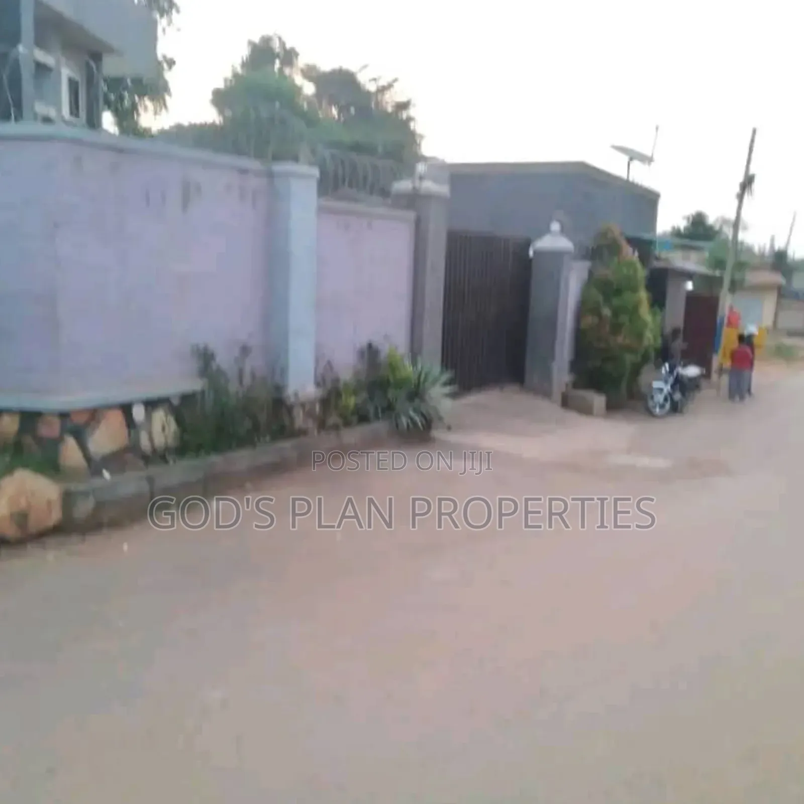 6bdrm Block of Flats in Makindye Kizungu, Central Division for sale