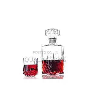 1 Piece of Whisky Decanter With 6 Glasses Set,Colourless.