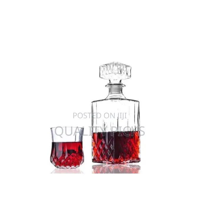 1 Piece of Whisky Decanter With 6 Glasses Set,Colourless.