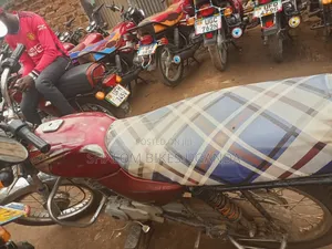 Bajaj Boxer 2019 Red