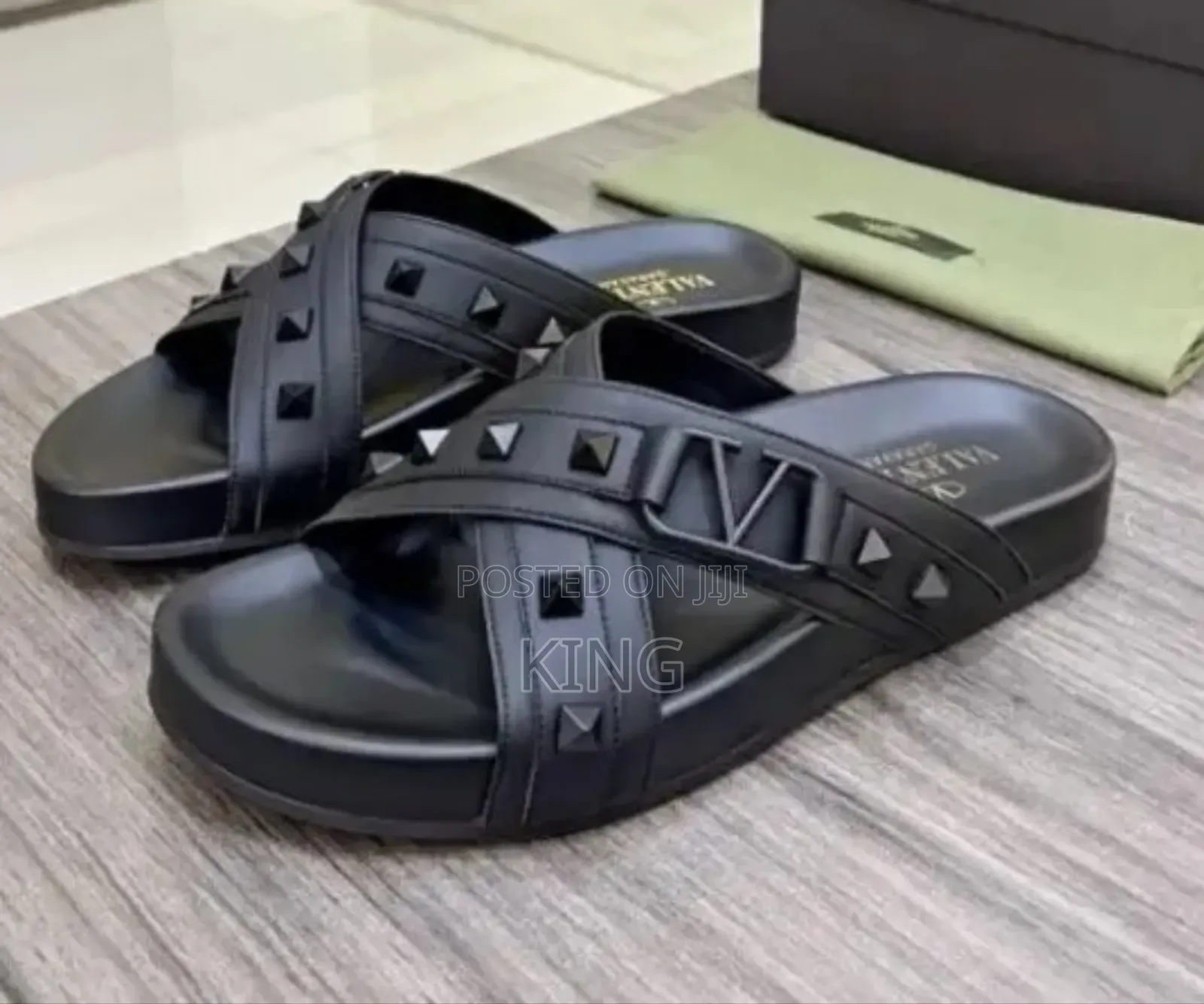 Fussfriend Slide Sandal in Toile Black Sandals