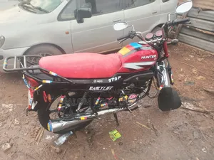 Hero Hunter 125 2022 Red