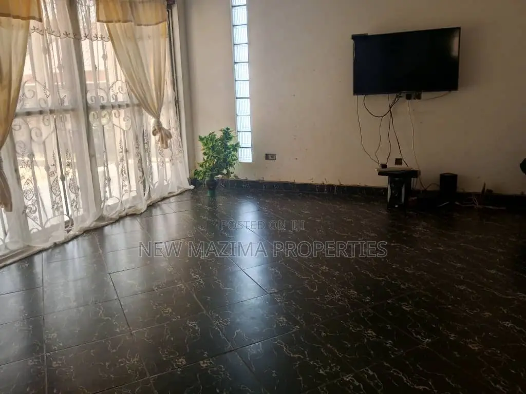3bdrm Bungalow in Kitende Kitovu, Division A for sale